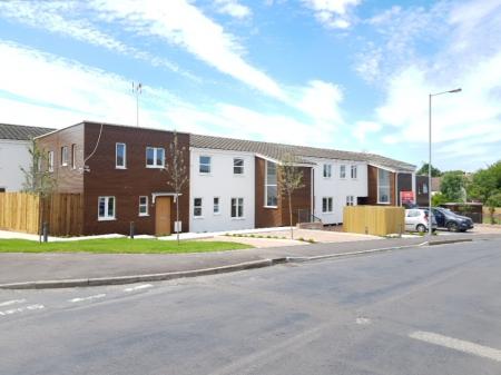 2 bedroom Flat to let in Maidenbower Avenue, Dunstable, LU6