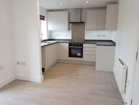 2 bedroom Flat to let in Maidenbower Avenue, Dunstable, LU6