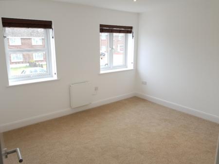 2 bedroom Flat to let in Maidenbower Avenue, Dunstable, LU6