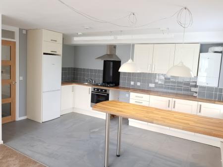 2 bedroom Flat to let in High Street South, Dunstable, LU6