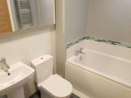 2 bedroom Flat to let in High Street South, Dunstable, LU6