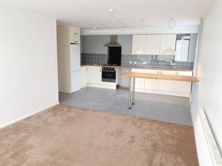 2 bedroom Flat to let in High Street South, Dunstable, LU6