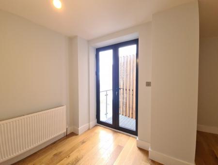 1 bedroom Flat to let in High Street South, Dunstable, LU6