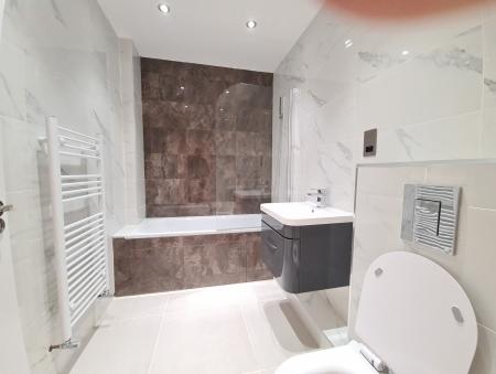 1 bedroom Flat to let in High Street South, Dunstable, LU6