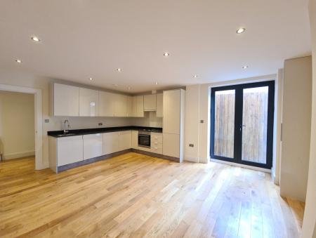 1 bedroom Flat to let in High Street South, Dunstable, LU6