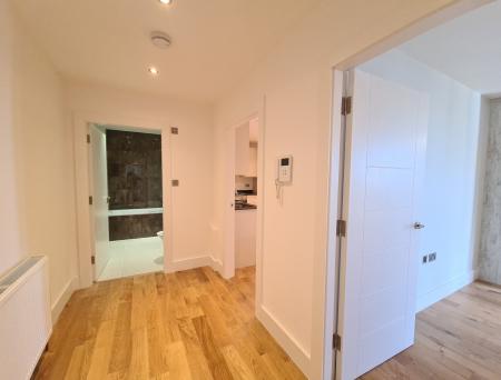 1 bedroom Flat to let in High Street South, Dunstable, LU6