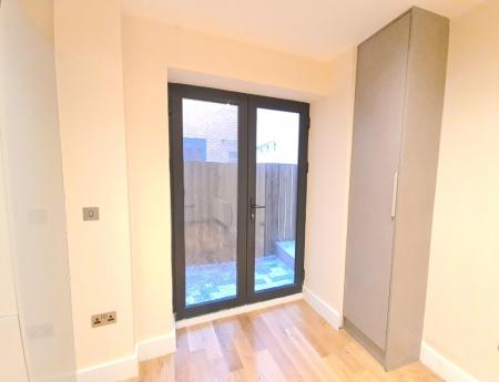 1 bedroom Flat to let in High Street South, Dunstable, LU6