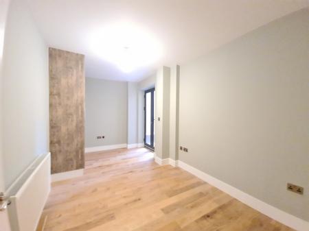 1 bedroom Flat to let in High Street South, Dunstable, LU6