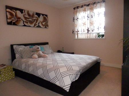 1 bedroom Flat to let in The Parklands, Dunstable, LU5