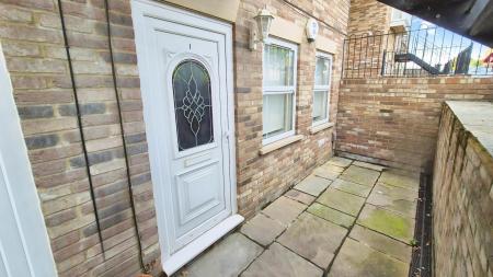 1 bedroom Studio flat to let in 151-157 Victoria Street, Dunstable, LU6