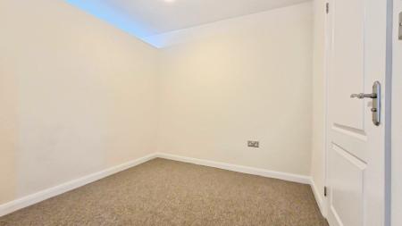 1 bedroom Studio flat to let in 151-157 Victoria Street, Dunstable, LU6