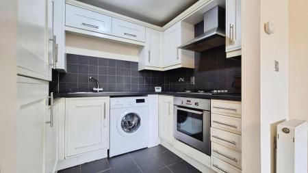 1 bedroom Studio flat to let in 151-157 Victoria Street, Dunstable, LU6