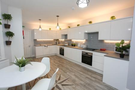 1 bedroom Studio flat to let in Victoria Street, Dunstable, LU6