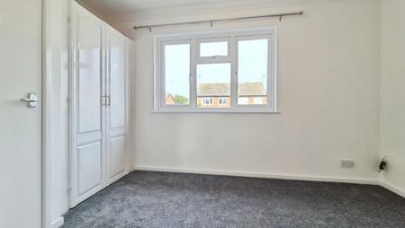 2 bedroom Semi-detached house to let in Conway Close, Dunstable, LU5