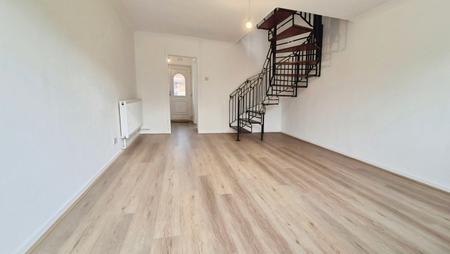 2 bedroom Semi-detached house to let in Conway Close, Dunstable, LU5