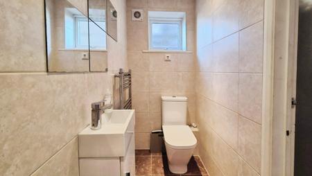 3 bedroom Semi-detached house to let in Allen Close, Dunstable, LU5