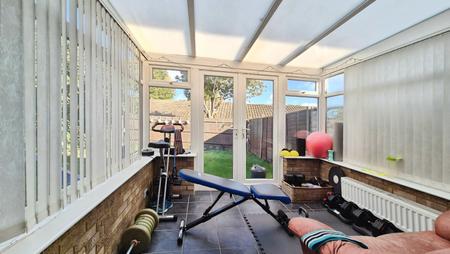 3 bedroom Semi-detached house to let in Allen Close, Dunstable, LU5