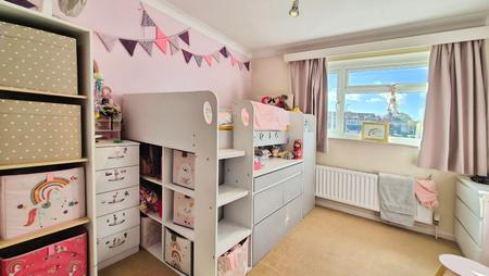 3 bedroom Semi-detached house to let in Allen Close, Dunstable, LU5
