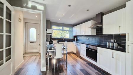 3 bedroom House to let in Northview Road, Dunstable, LU5