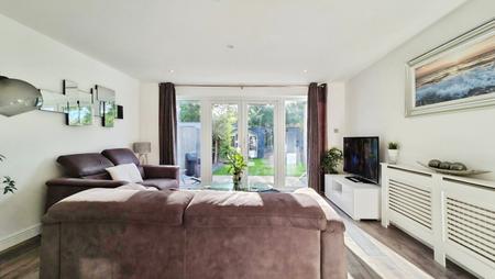 3 bedroom House to let in Northview Road, Dunstable, LU5