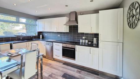 3 bedroom House to let in Northview Road, Dunstable, LU5