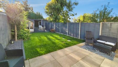 3 bedroom House to let in Northview Road, Dunstable, LU5