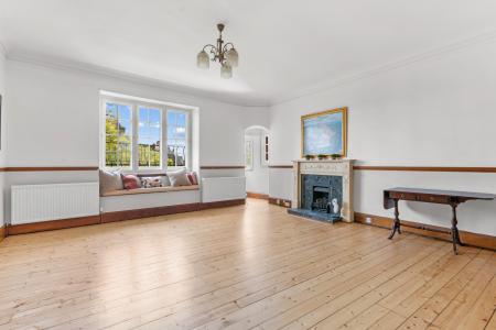 4 bedroom Flat for sale in Ramsay Garden, Old Town, Edinburgh, EH1