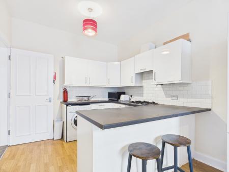 2 bedroom Flat to let in West Newington Place, Newington, Edinburgh, EH9