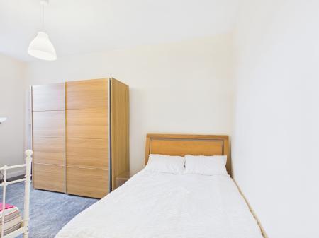 2 bedroom Flat to let in West Newington Place, Newington, Edinburgh, EH9