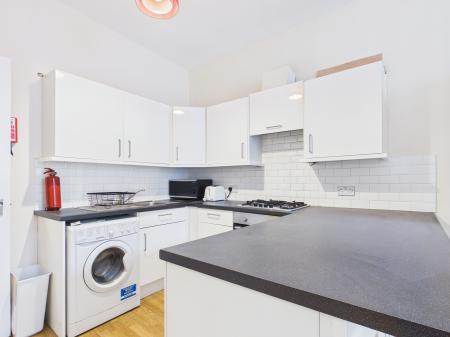 2 bedroom Flat to let in West Newington Place, Newington, Edinburgh, EH9