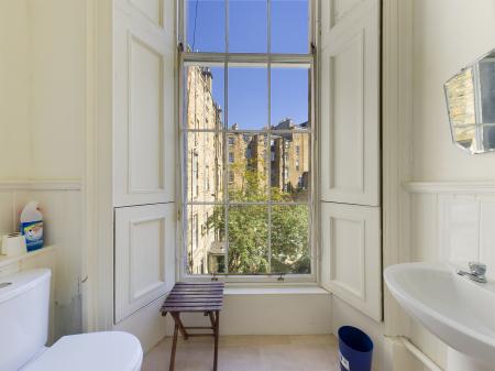 3 bedroom Flat to let in Moray Place, New Town, Edinburgh, EH3