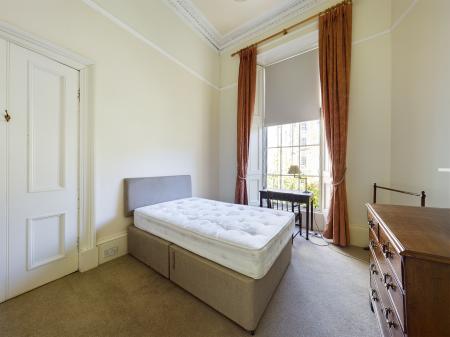 3 bedroom Flat to let in Moray Place, New Town, Edinburgh, EH3