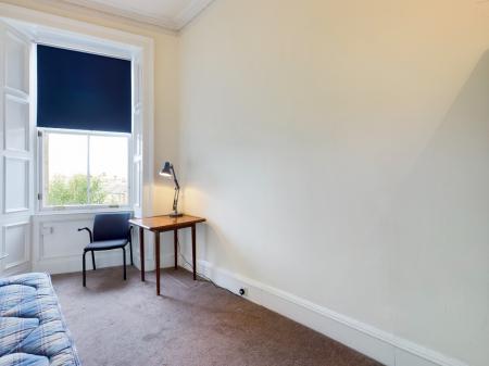2 bedroom Flat to let in Learmonth Gardens, Comely Bank, Edinburgh, EH4