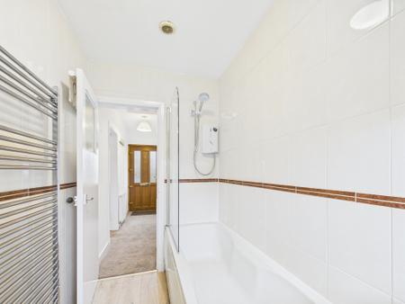 1 bedroom Bungalow to let in Parkgrove Path, Barnton, Edinburgh, EH4