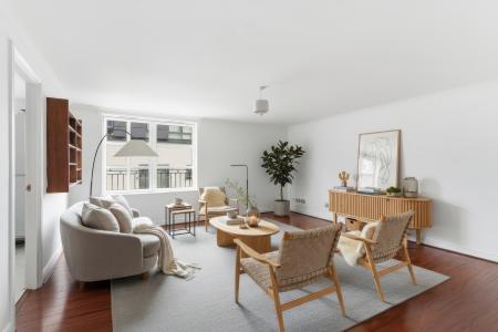 2 bedroom Flat for sale in Old Tolbooth Wynd, Edinburgh, EH8