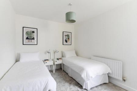 2 bedroom Flat for sale in Old Tolbooth Wynd, Edinburgh, EH8