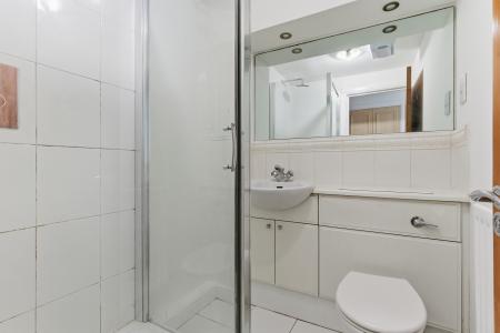 2 bedroom Flat for sale in Old Tolbooth Wynd, Edinburgh, EH8