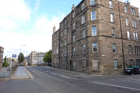 2 bedroom Flat to let in Gardners Crescent, Fountainbridge, Edinburgh, EH3