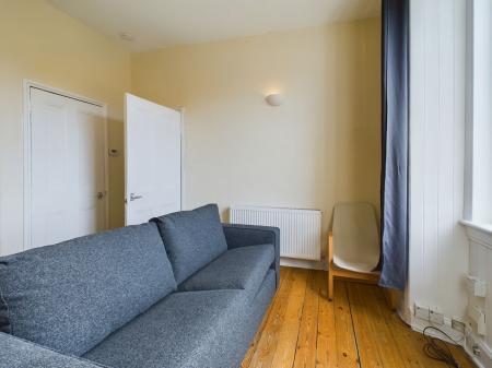 1 bedroom Flat to let in Waverley Park, Abbeyhill, Edinburgh, EH8