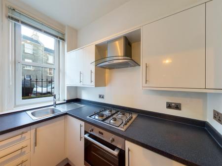 2 bedroom Flat to let in Newhaven Road, Newhaven, Edinburgh, EH6