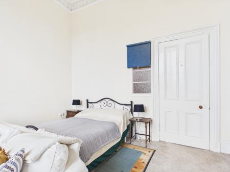 2 bedroom Flat to let in Belgrave Place, West End, Edinburgh, EH4