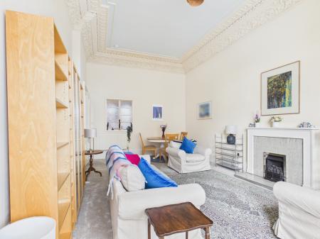 2 bedroom Flat to let in Belgrave Place, West End, Edinburgh, EH4