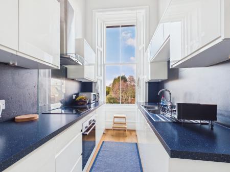 2 bedroom Flat to let in Belgrave Place, West End, Edinburgh, EH4