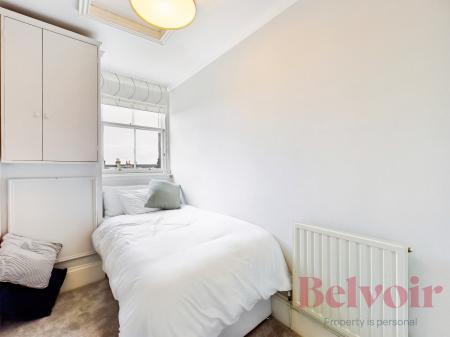 3 bedroom Flat to let in Eglinton Crescent, West End, Edinburgh, EH12