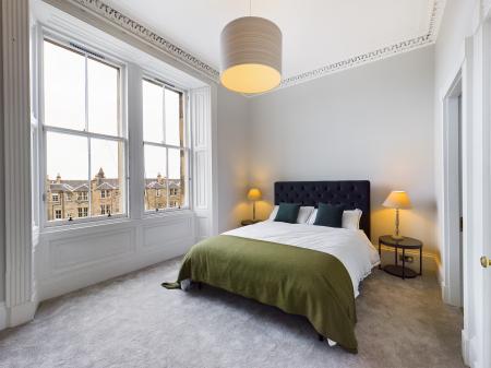 3 bedroom Flat to let in Eglinton Crescent, West End, Edinburgh, EH12