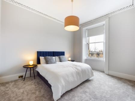 3 bedroom Flat to let in Eglinton Crescent, West End, Edinburgh, EH12