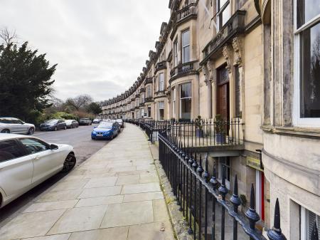 3 bedroom Flat to let in Eglinton Crescent, West End, Edinburgh, EH12