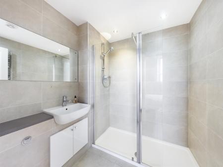 3 bedroom Flat to let in Eglinton Crescent, West End, Edinburgh, EH12