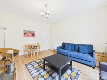 1 bedroom Flat to let in West Crosscauseway, Newington, Edinburgh, EH8