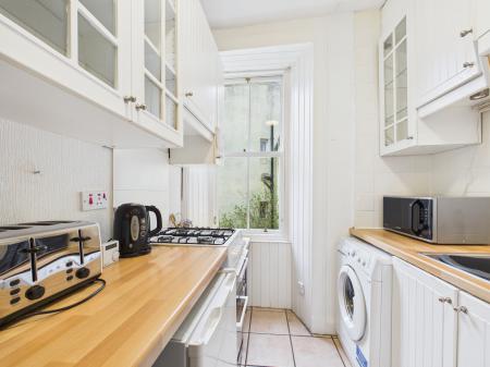 1 bedroom Flat to let in West Crosscauseway, Newington, Edinburgh, EH8